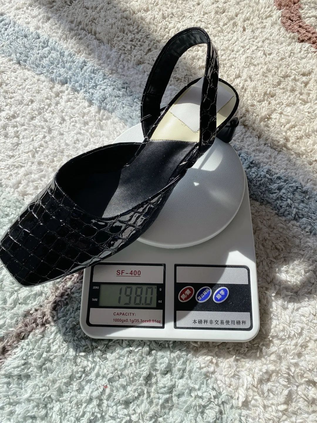 我花十分之一价格在ZARA买到BV相似款，真的好穿吗？