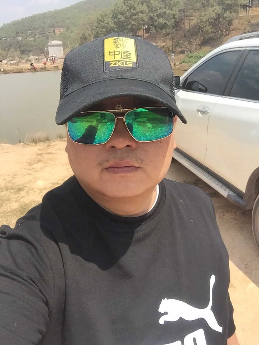 穿上节日盛装为祖国庆生,身穿战袍