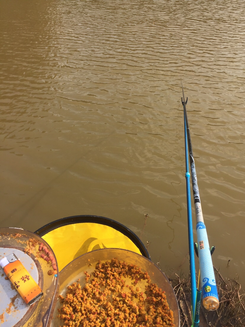 穿上节日盛装为祖国庆生,身穿战袍