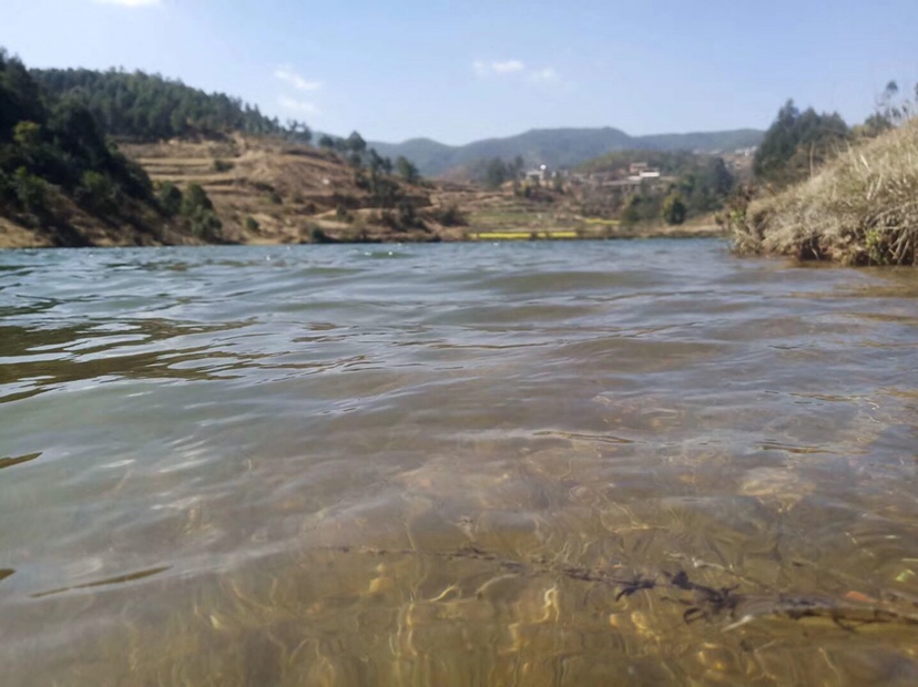 穿上节日盛装为祖国庆生,身穿战袍