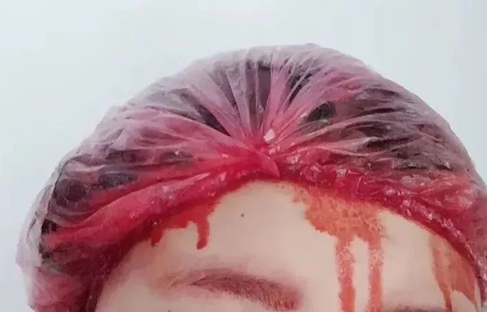 千万不要自己在家染发,买染发剂自己在家染发