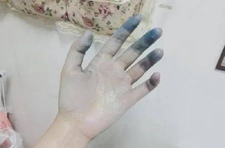 千万不要自己在家染发,买染发剂自己在家染发