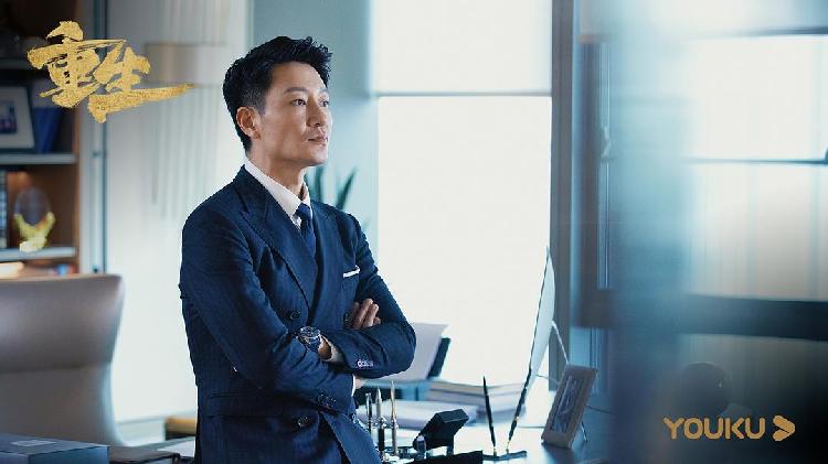 行政主厨、律所合伙人、仿制药代购者,三个月四部剧!“老男孩”李宗翰“霸屏”了