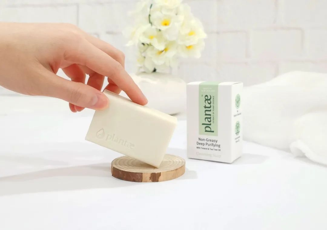 脸上痘痘反反复复毛孔大,痘痘黑头粉刺出油