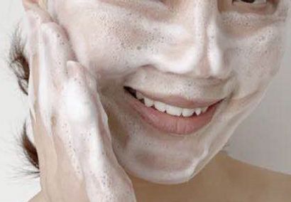 脸上痘痘反反复复毛孔大,痘痘黑头粉刺出油