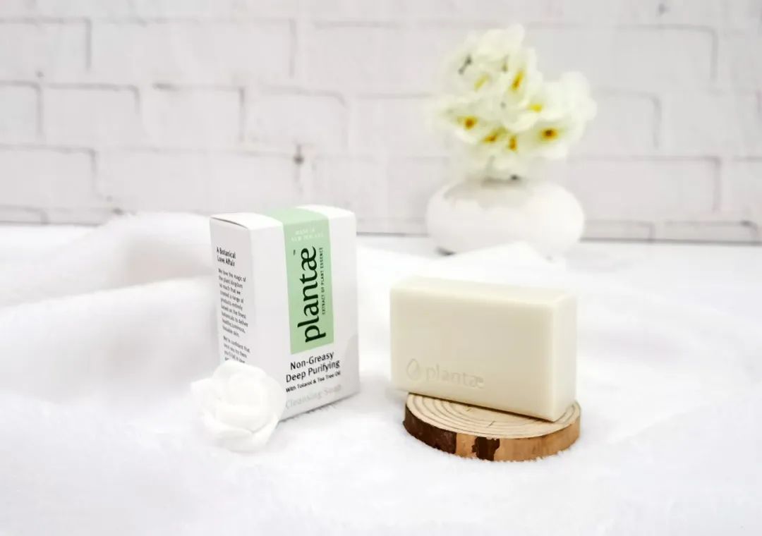 脸上痘痘反反复复毛孔大,痘痘黑头粉刺出油