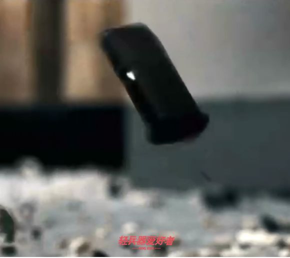 德国战术电影看过吗?《孤胆保镖》硬汉大叔和少女的枪械盛宴「电影*器武**解析」