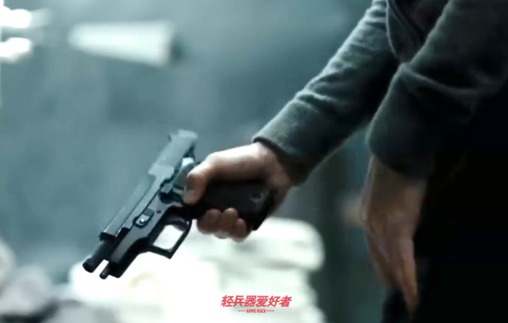 德国战术电影看过吗?《孤胆保镖》硬汉大叔和少女的枪械盛宴「电影*器武**解析」