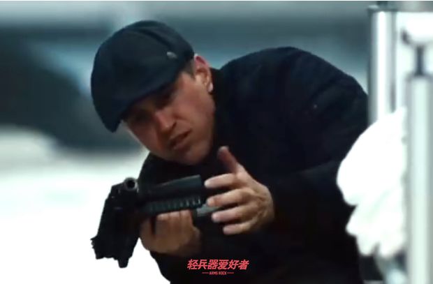 德国战术电影看过吗?《孤胆保镖》硬汉大叔和少女的枪械盛宴「电影*器武**解析」