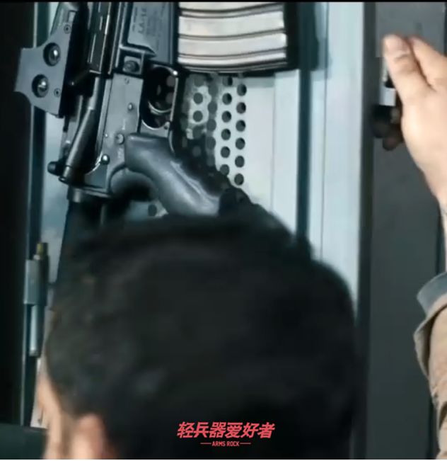 德国战术电影看过吗?《孤胆保镖》硬汉大叔和少女的枪械盛宴「电影*器武**解析」