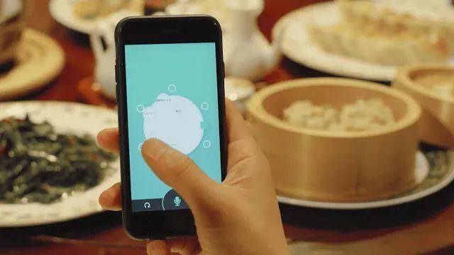 为了方便自己吃饭做了一个机器,日本人为了吃饭设计的神器