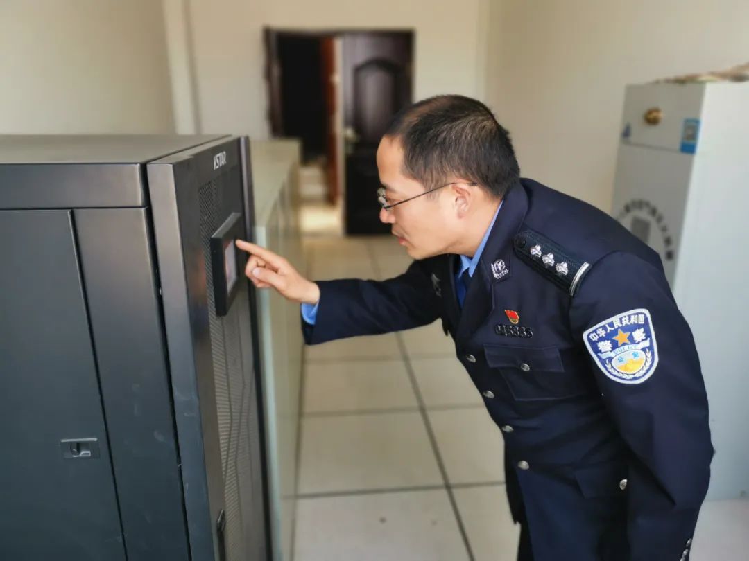 何武刚:勇毅笃行无私奉献,全心做公安科信“排头兵”