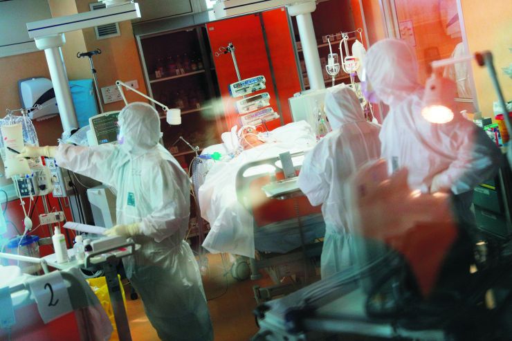 疫情下的生死抉择多国放弃治疗老年患者