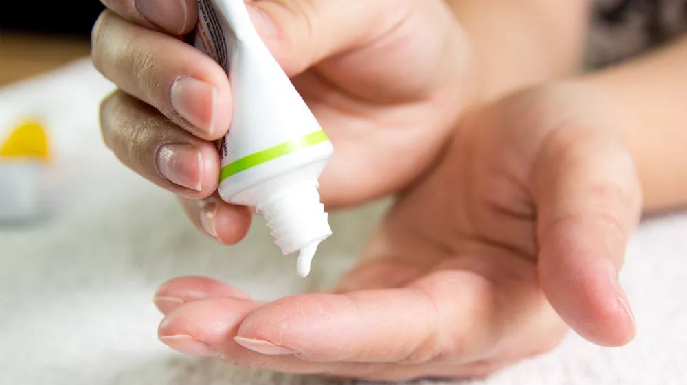 宝宝湿疹反复发作怎么断根,湿疹反复发作会引起癌变吗