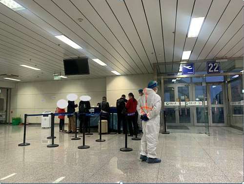 红码乘客致同机10人隔离,川航回应:只是承运人拒绝退票赔付