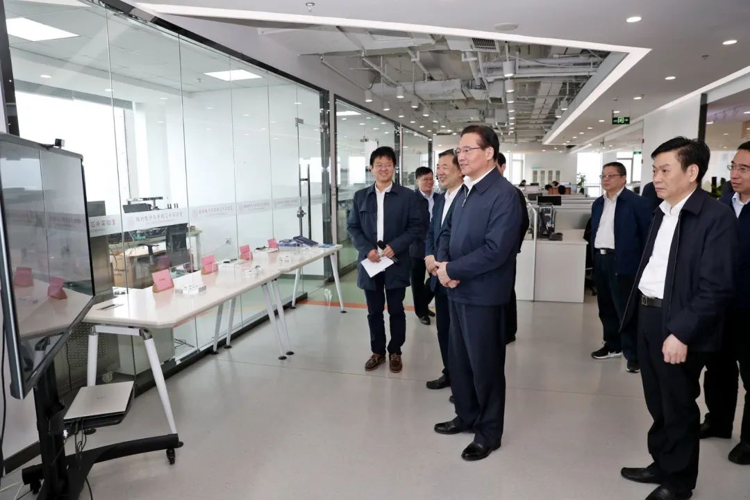 黄钦发言,黄钦谈无锡发展