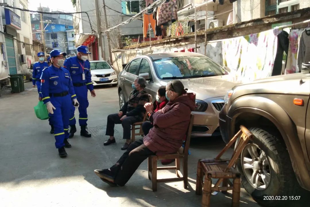 战疫致敬默默奉献的人,战疫有我致敬每一位逆行的英雄