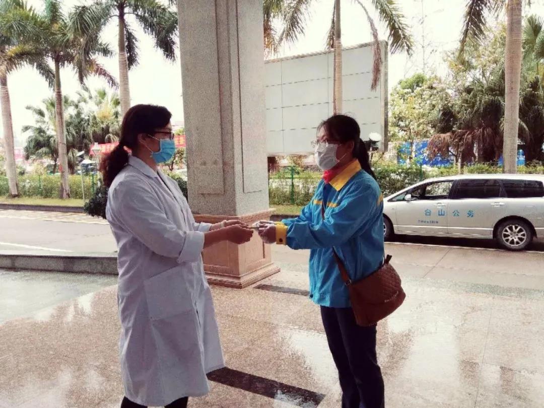 为白衣天使点赞白衣天使加油,中石油为白衣天使加油