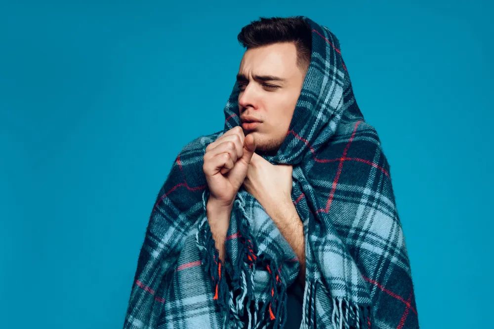 午休趴着睡手麻求妙招,午觉趴着睡腿麻手麻