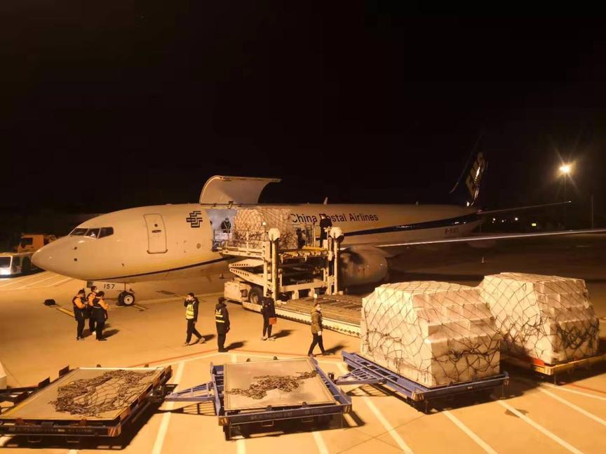 一个武汉人和他们扛起的亿元物资：这里没有旁观者