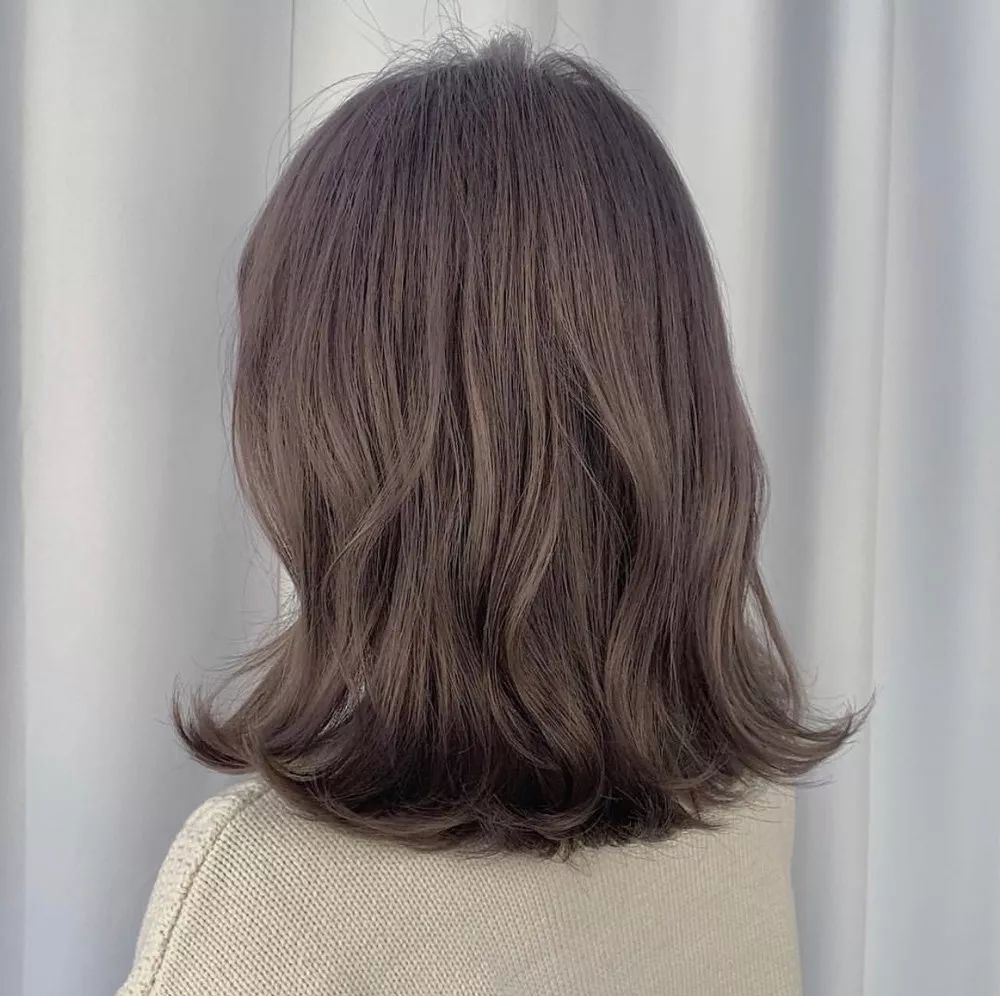 染了亚麻色好黄,发廊亚麻色染出来什么效果