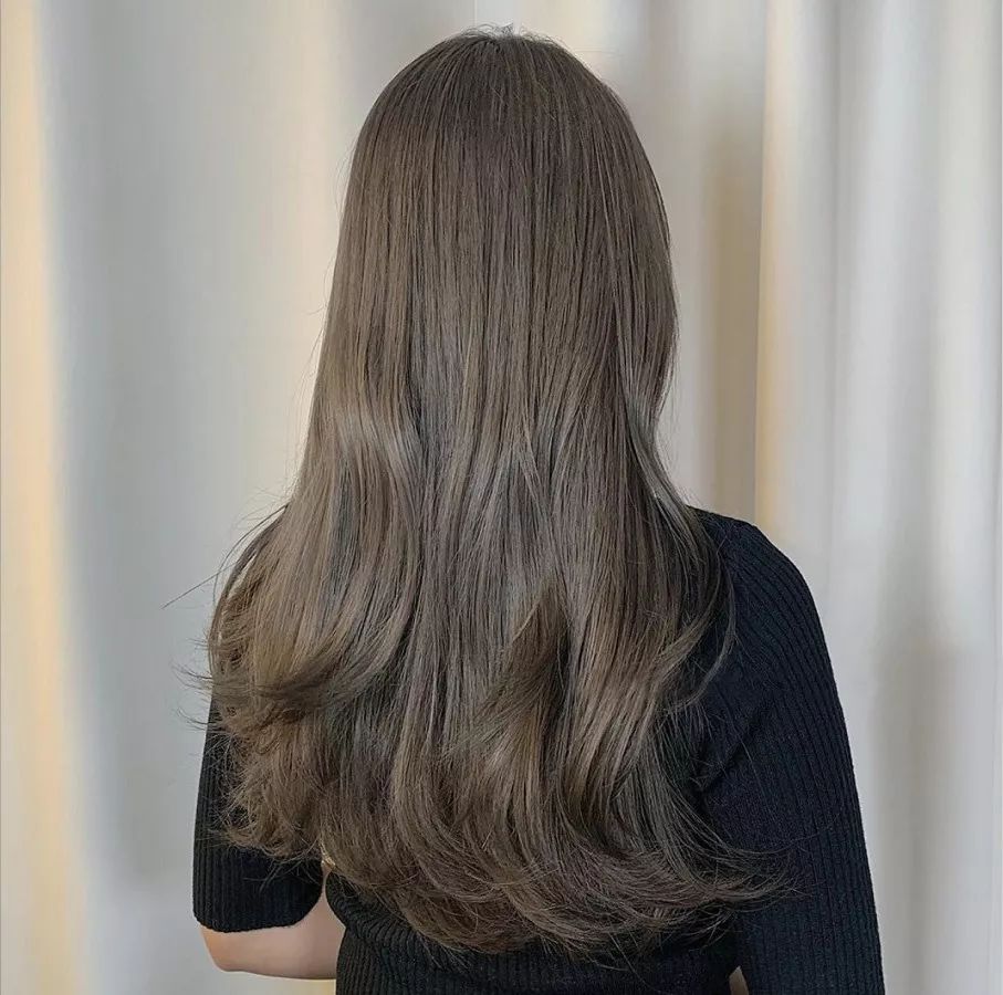 染了亚麻色好黄,发廊亚麻色染出来什么效果