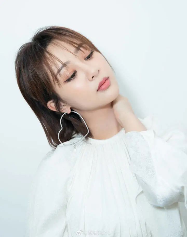 短发胖女孩穿衣搭配,短发穿衣搭配女冬季