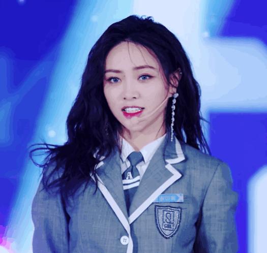 安崎、谢可寅、喻言……可都是“痣”在必得的女孩子