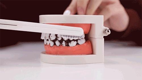 英国人被嘲几十年的黄牙口臭，终于靠它洗白了