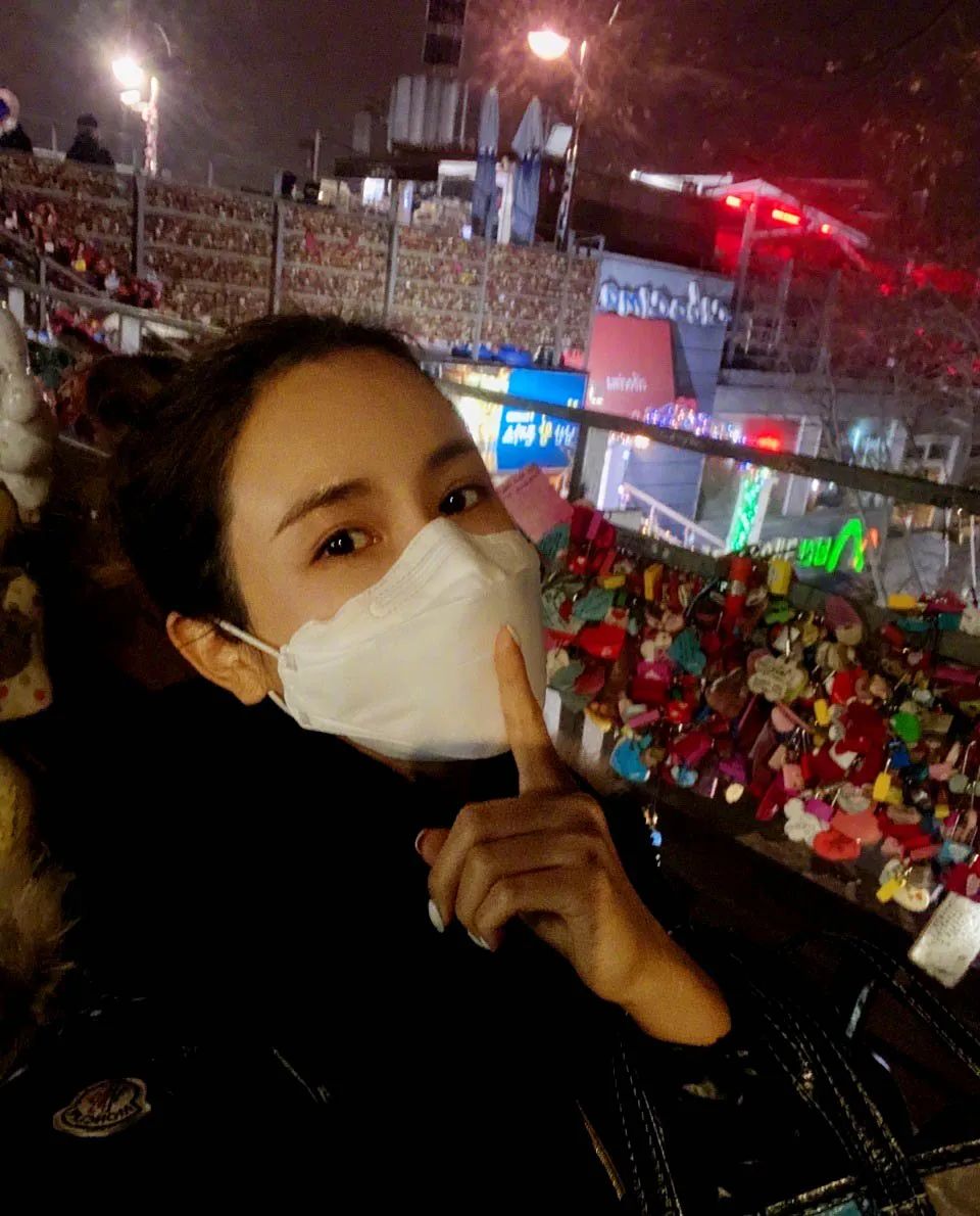 为什么戴上口罩会闷痘,为什么戴口罩就长痘