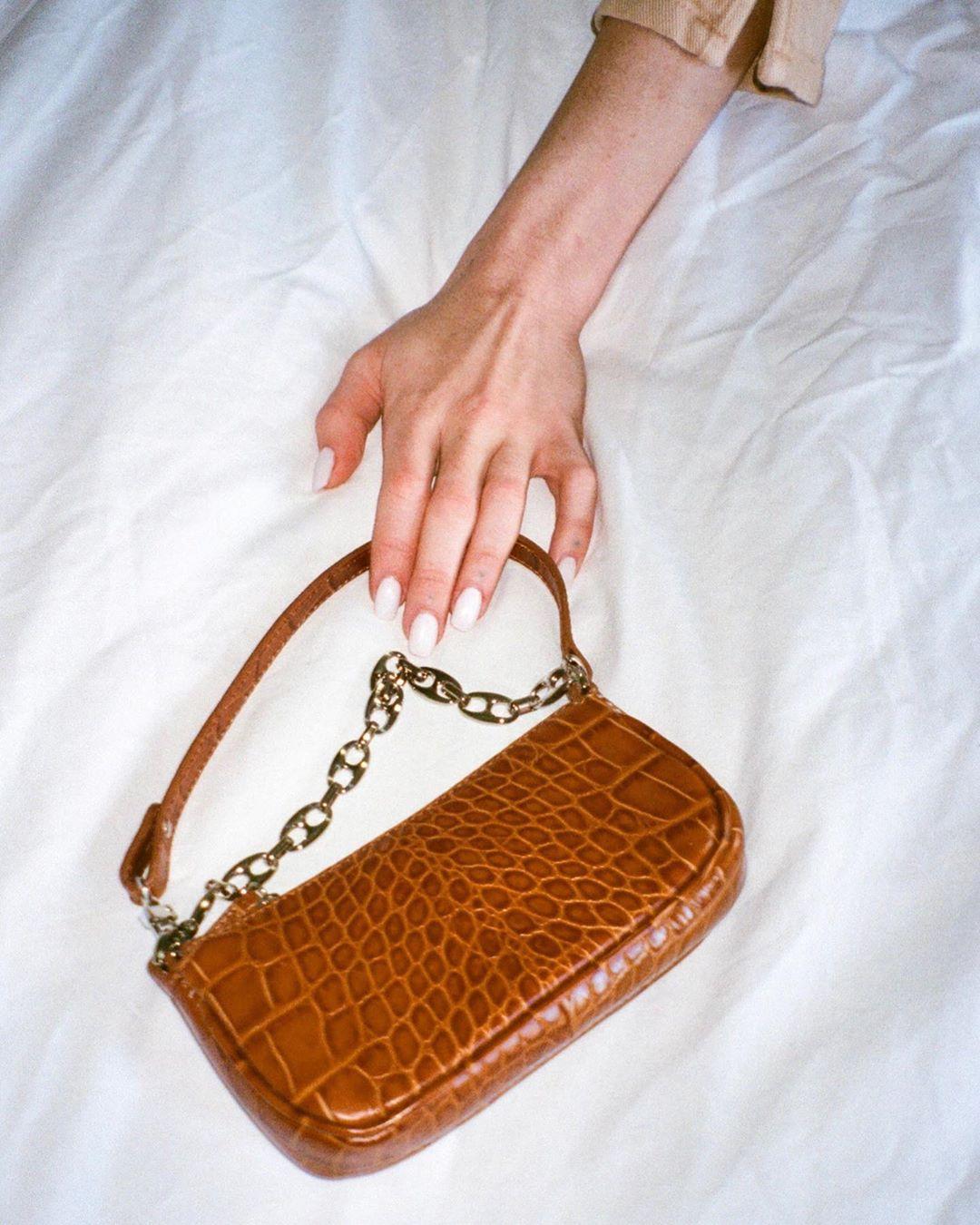 一年四季都可以背的包包性价比高,这9款包包每次背都被人说很好看