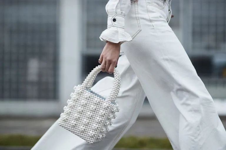 一年四季都可以背的包包性价比高,这9款包包每次背都被人说很好看