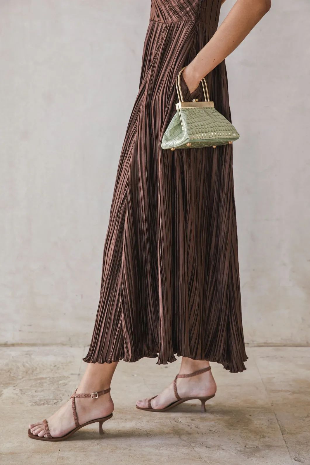 一年四季都可以背的包包性价比高,这9款包包每次背都被人说很好看