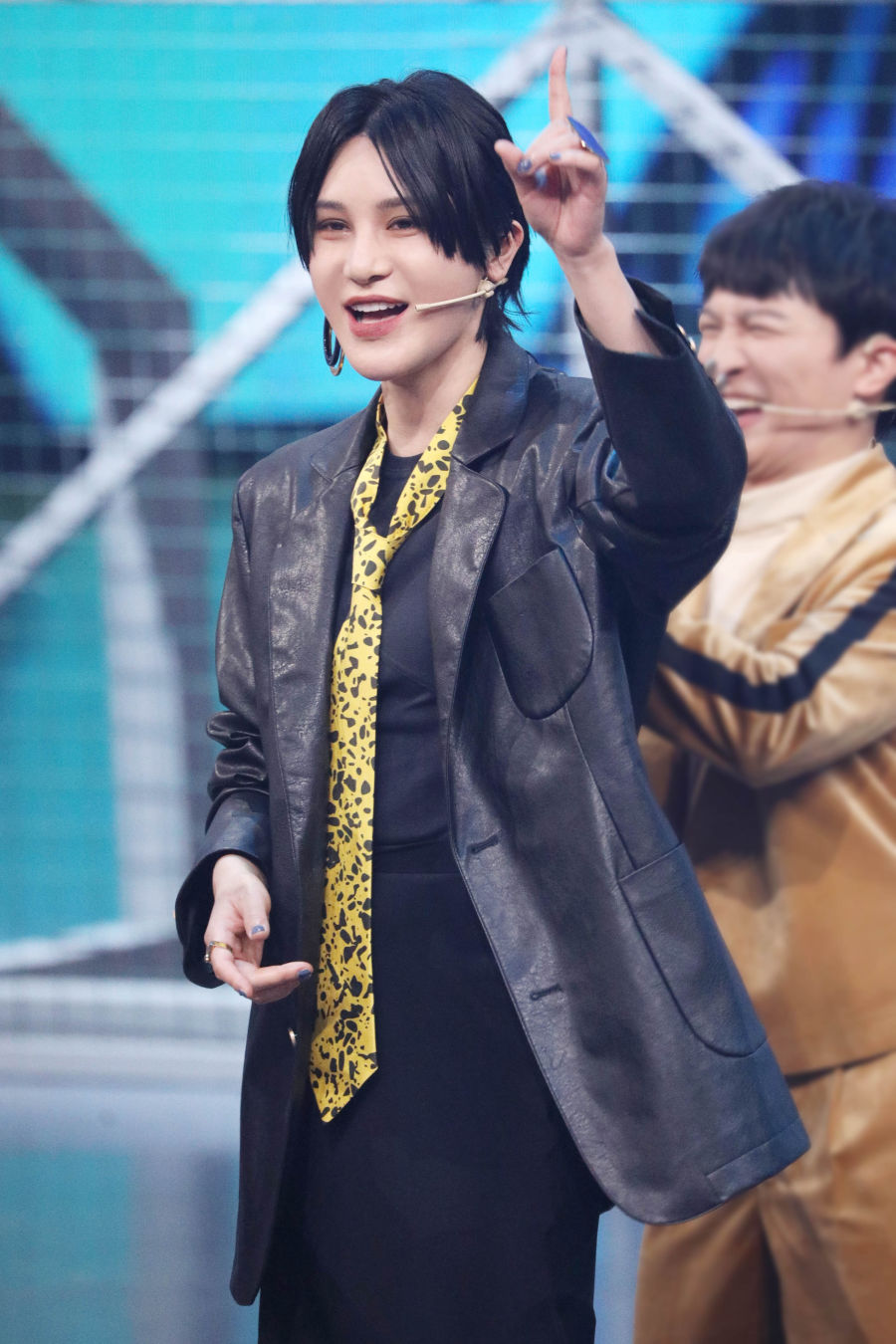 华晨宇尚雯婕合唱,周深评价萨顶顶华晨宇