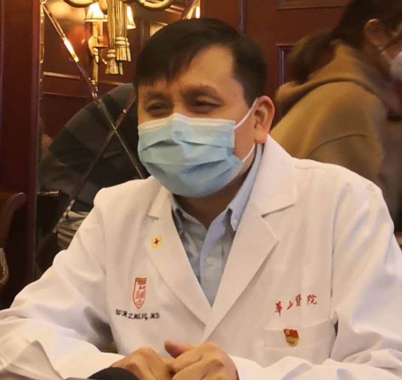 上海华山医院张文宏怎么样,张文宏教授黑眼圈