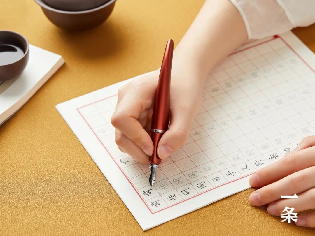 钢笔在多久就发明了,钢笔怎么发明的呢