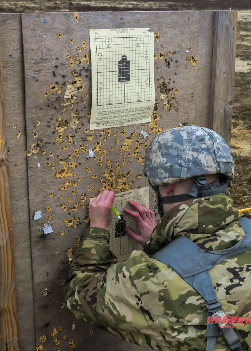 57式重机枪射击视频,14.5毫米重机枪抵肩射击