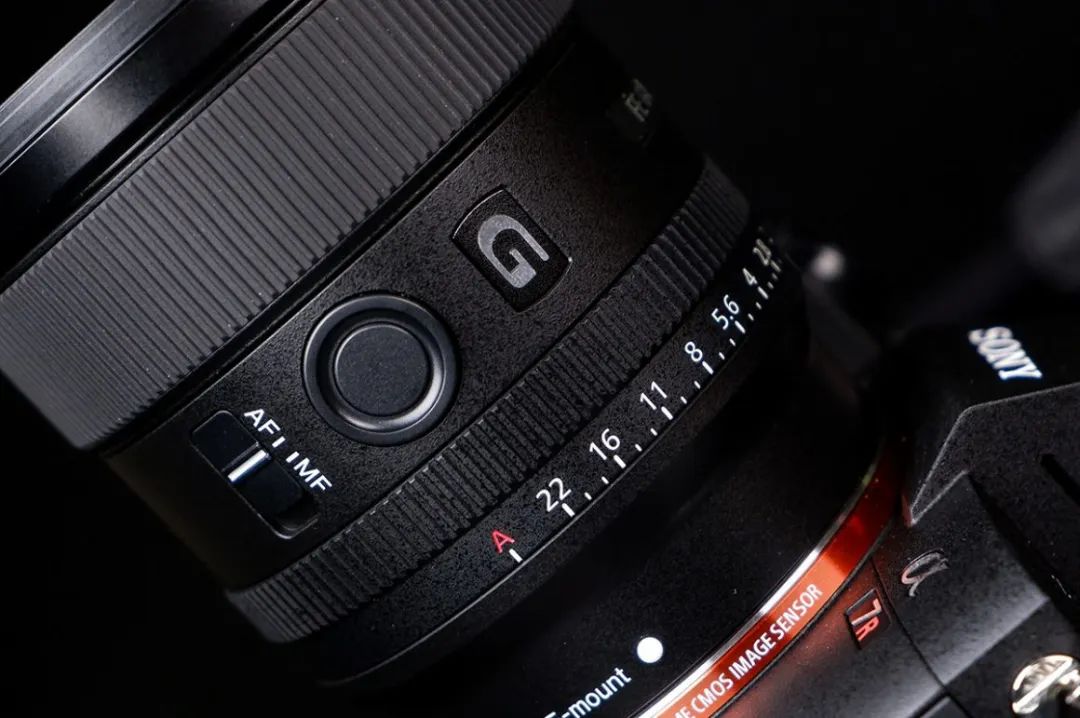 索尼fe20mmf1.8g超广角镜头,索尼fe35mmf1.4gm镜头测评