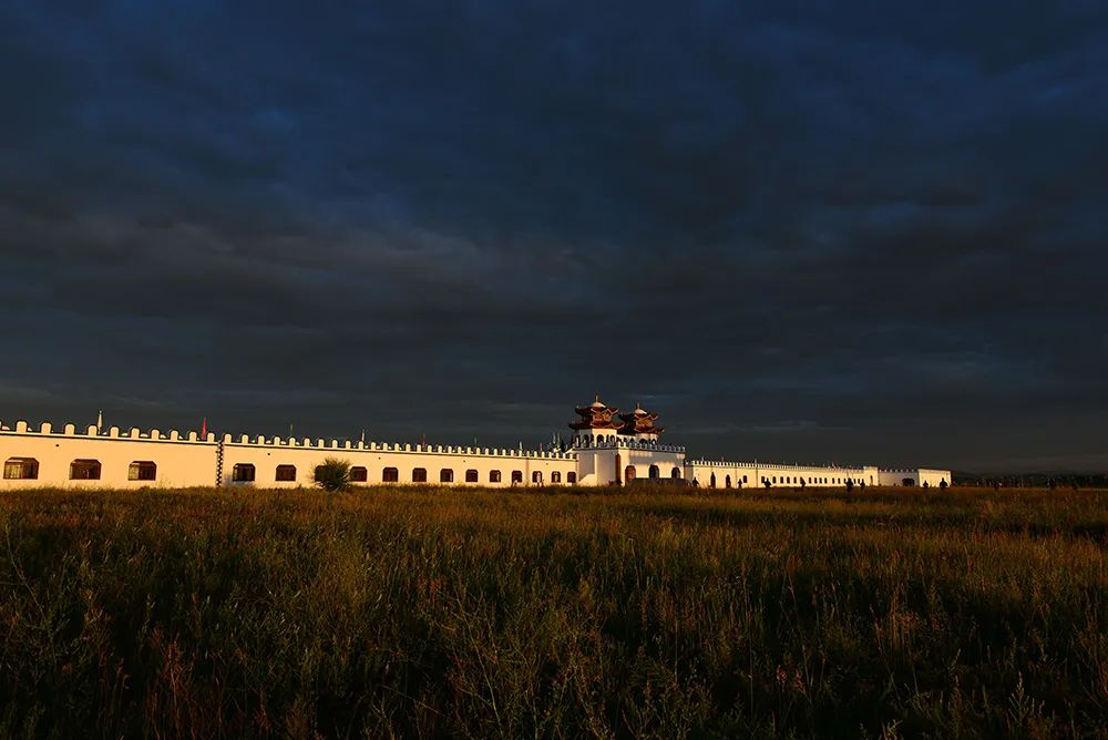 浜寳鍧濅笂鑽夊師澶ф睏琛屽,浜寳鑽夊師澶ф睏琛屽闂ㄧエ