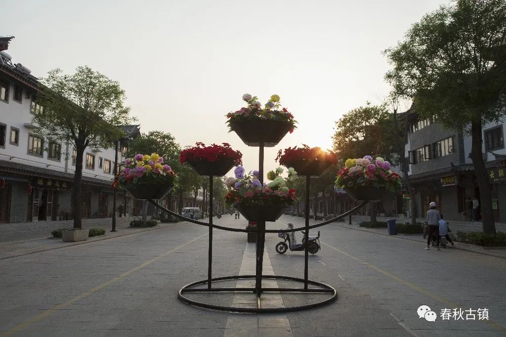 春暖花开古镇一游,春秋古镇景区