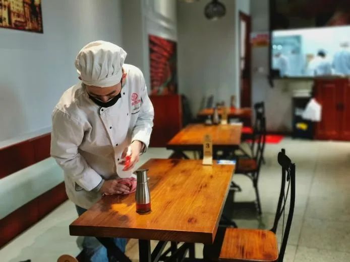 复市后的老字号餐馆们怎么样了?你们的小笼锅贴汤团馒头还好伐?