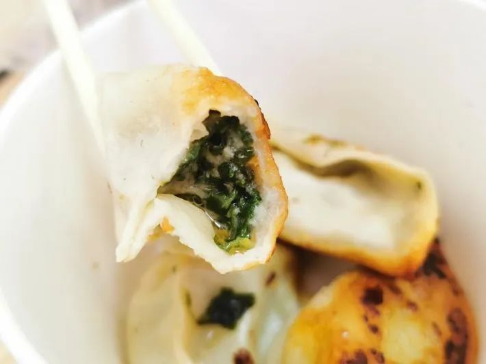 复市后的老字号餐馆们怎么样了?你们的小笼锅贴汤团馒头还好伐?