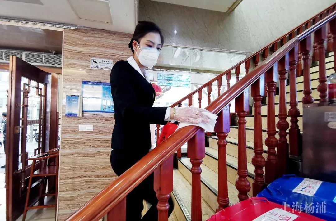 复市后的老字号餐馆们怎么样了?你们的小笼锅贴汤团馒头还好伐?