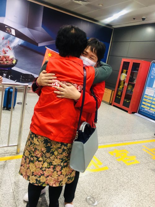 迎接援鄂白衣天使回家视频,迎接支援西安白衣天使回家