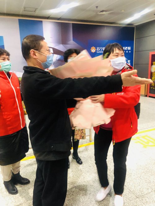 迎接援鄂白衣天使回家视频,迎接支援西安白衣天使回家