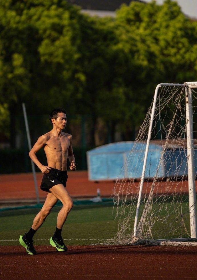 韩寒18分钟跑5公里1500字长文,韩寒跑步的经典语录