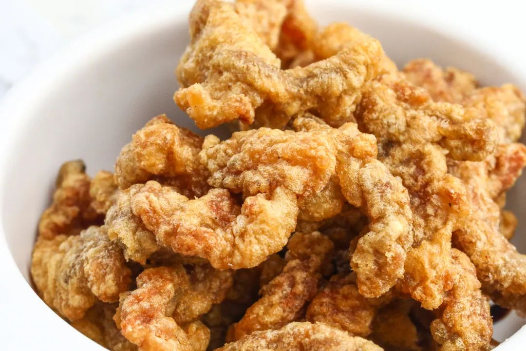 帝都惊现奇葩串串!神奇鸭肠会悬浮?!大牌口红用来吃...