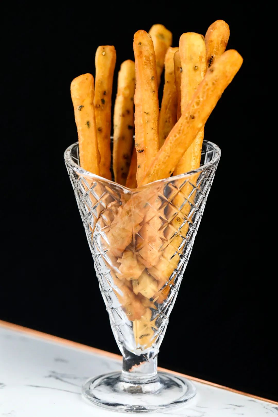 帝都惊现奇葩串串!神奇鸭肠会悬浮?!大牌口红用来吃...