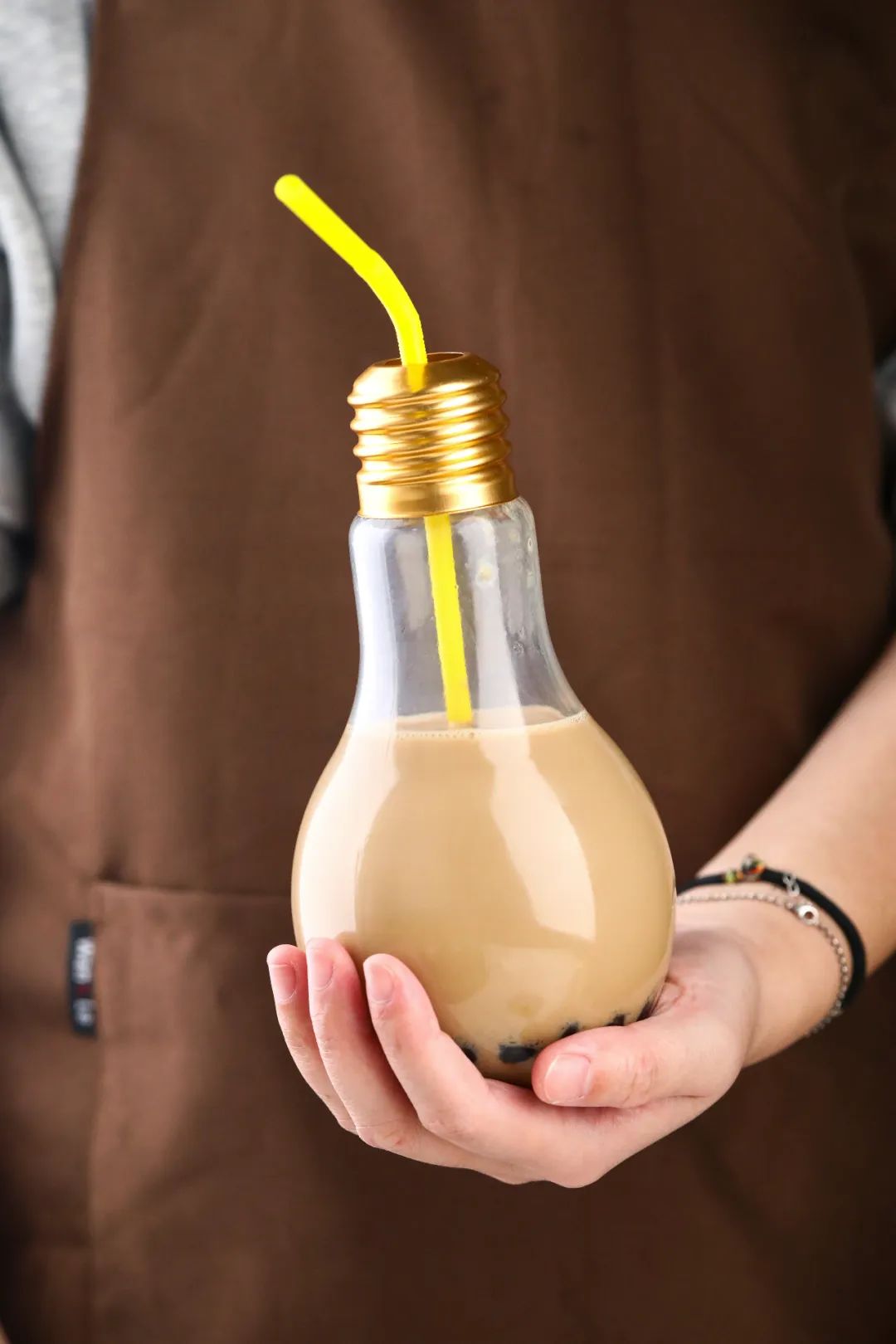 帝都惊现奇葩串串!神奇鸭肠会悬浮?!大牌口红用来吃...