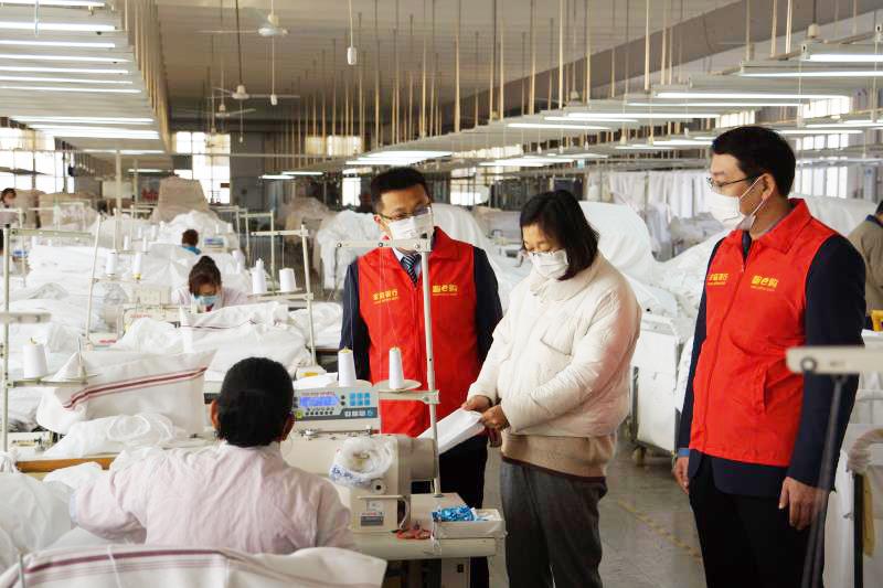 农商银行与小微民营企业共渡难关,农商行助力小微企业